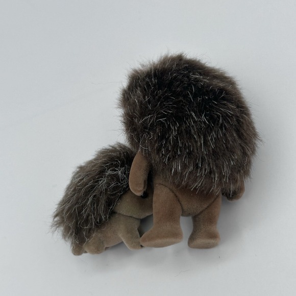 Sylvanian Families -Bramble Hedgehog Family Figure Mother/father And Baby - Picture 5 of 5